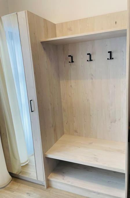 Fewo 20 - Appartement Im Rottalblick - Youngmodern Wohnen Mit Bademantelgang Zur Therme, Tv, Balkon Und Persoenlichem Gaesteempfang Von Astarte Estate Bad Griesbach  Exteriör bild